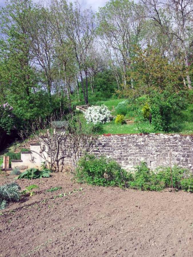 Gite La Providence Saint-Sernin-du-Plain Εξωτερικό φωτογραφία